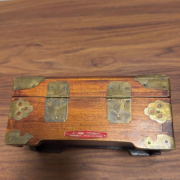 Vintage Rare 1930’s Ornate Rosewood Handmade Jewelry Box with Jade Medallion. - Picture 7 of 11